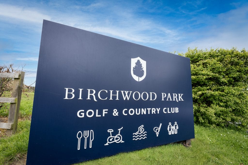 The entrance sign for Birchwood Park Golf & Country Club in kent